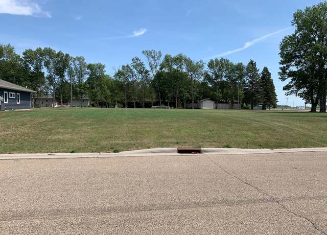 Property at 315 Mueller Dr, Hendricks, MN 56136