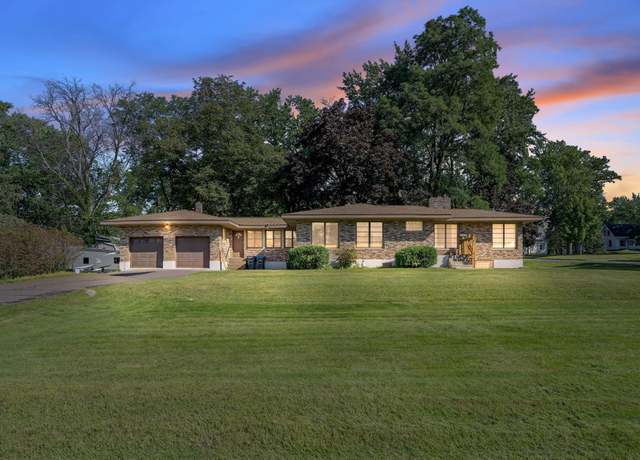 Property at 2529 2nd St N, North Saint Paul, MN 55109, 3 beds, 2 baths