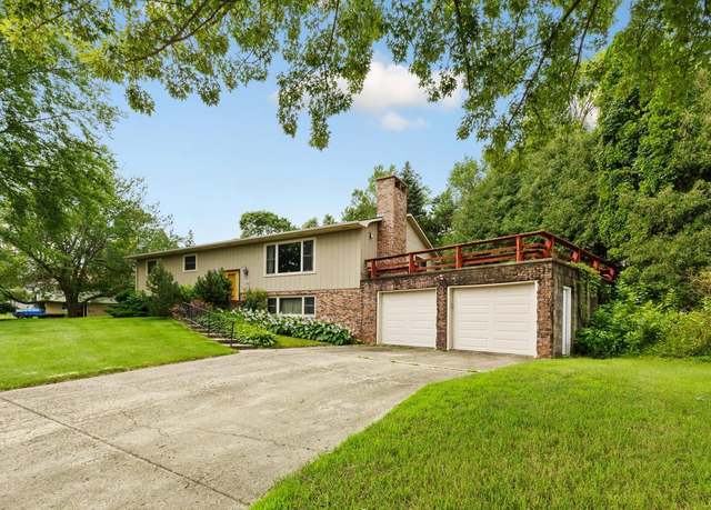 Property at 200 Half Moon Rd, Wells, MN 56097, 3 beds, 4 baths