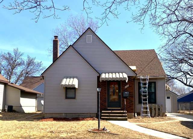 Property at 808 5th Ave SE, Rochester, MN 55904, 3 beds, 1 bath