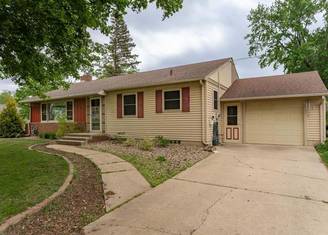 Property at 724 16th St NE, Rochester, MN 55906, 3 beds, 2 baths