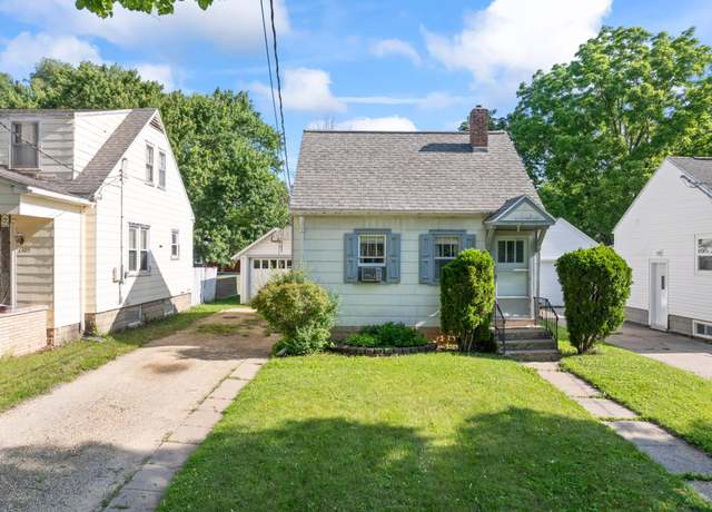 Property at 1309 2nd St NE, Rochester, MN 55906, 2 beds, 1 bath