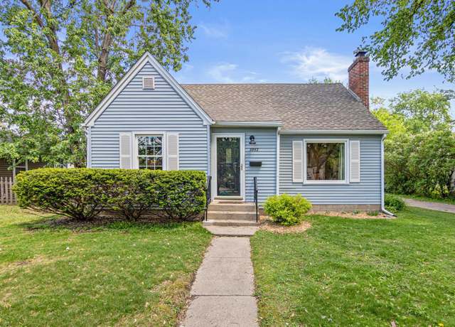 Property at 3952 Xenia Ave N, Robbinsdale, MN 55422, 4 beds, 3 baths