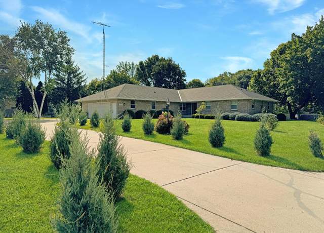 Property at 1711 Whipple Way, Faribault, MN 55021, 4 beds, 3 baths
