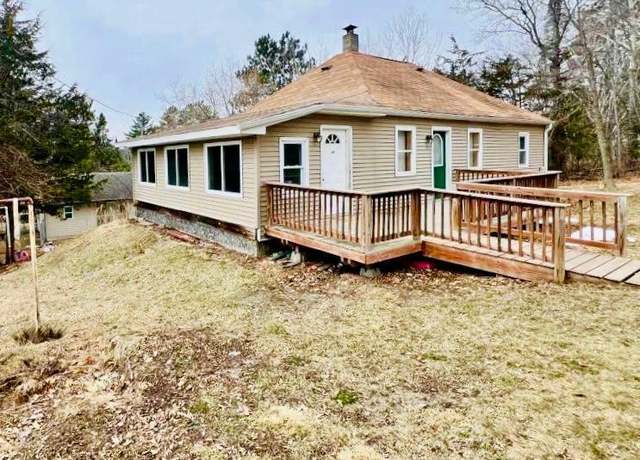 Property at 321 SW 2nd Ave, Grand Rapids, MN 55744, 2 beds, 2 baths