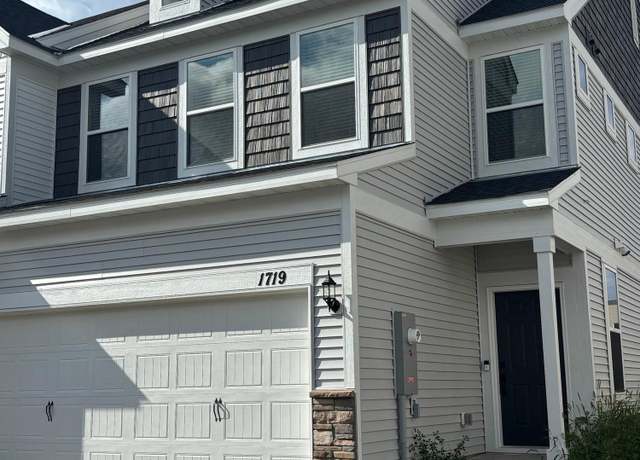 Property at 1719 Hauer Trl, Shakopee, MN 55379, 3 beds, 3 baths