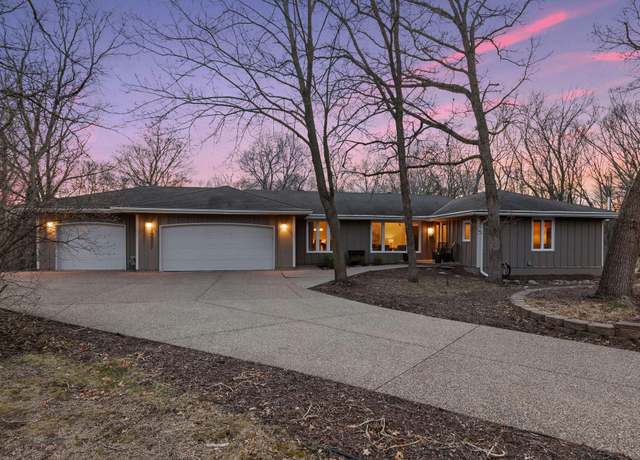 Property at 13307 Ellice Ct, Apple Valley, MN 55124, 5 beds, 4 baths