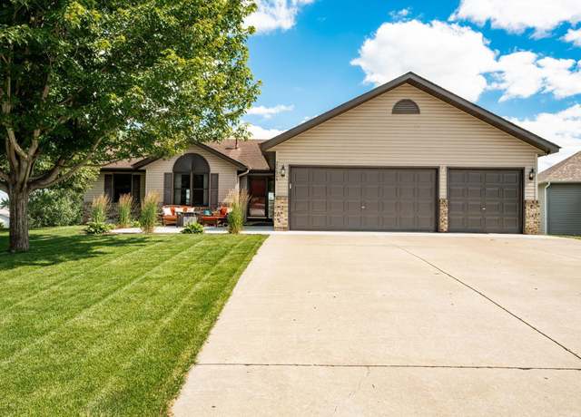 Property at 20604 Jasmine Path, Lakeville, MN 55044, 4 beds, 3 baths