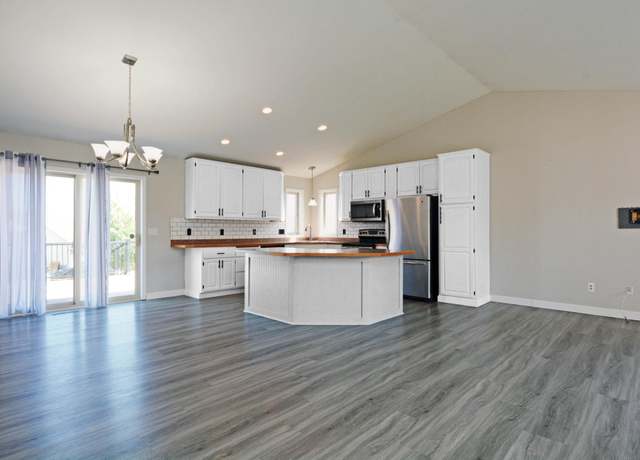 Property at 3825 Hayward Ct S, Monticello, MN 55362, 5 beds, 3 baths