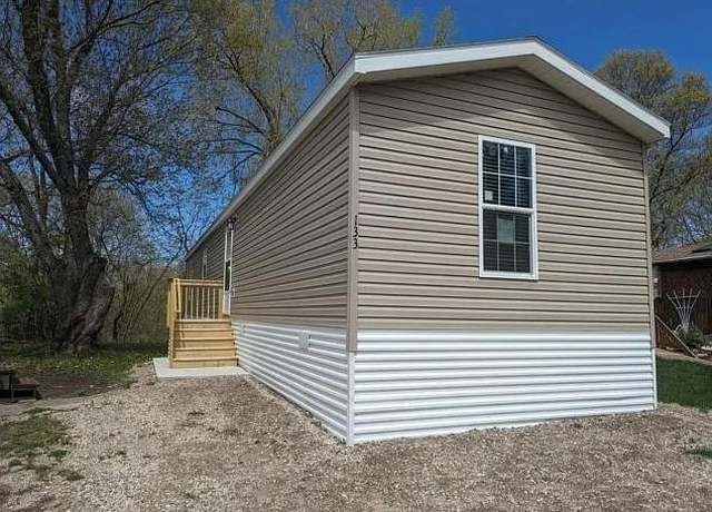 Property at 133 Maple Dr, Mankato, MN 56001, 3 beds, 2 baths