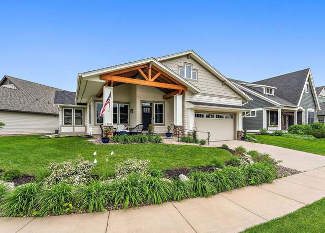 Property at 11314 Sunflower Ln N, Lake Elmo, MN 55042, 4 beds, 3 baths
