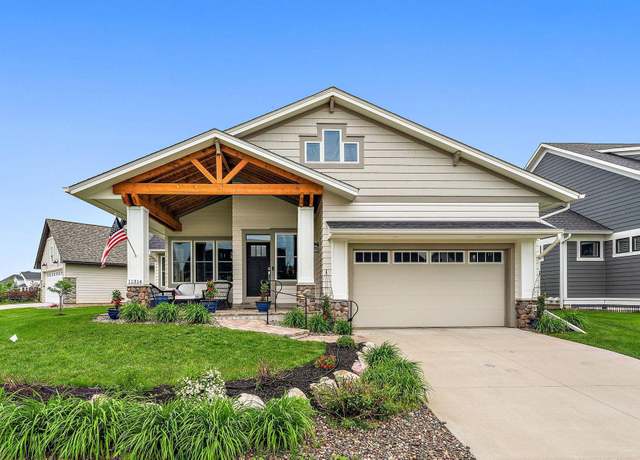 Property at 11314 Sunflower Ln N, Lake Elmo, MN 55042, 4 beds, 3 baths