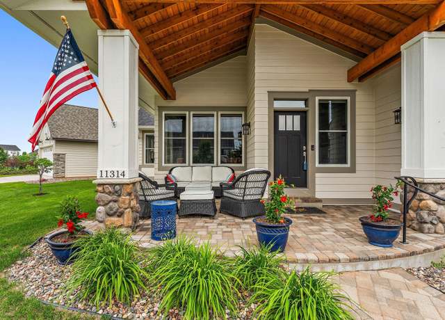 Property at 11314 Sunflower Ln N, Lake Elmo, MN 55042, 4 beds, 3 baths