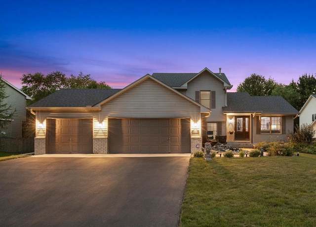 Property at 5630 Oak View Ct, Savage, MN 55378, 5 beds, 3 baths