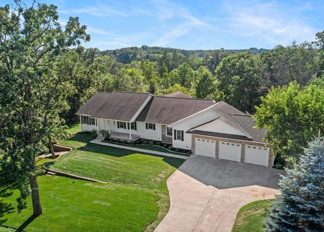 Property at 20430 Cottonwood St NW, Oak Grove, MN 55011, 4 beds, 4 baths