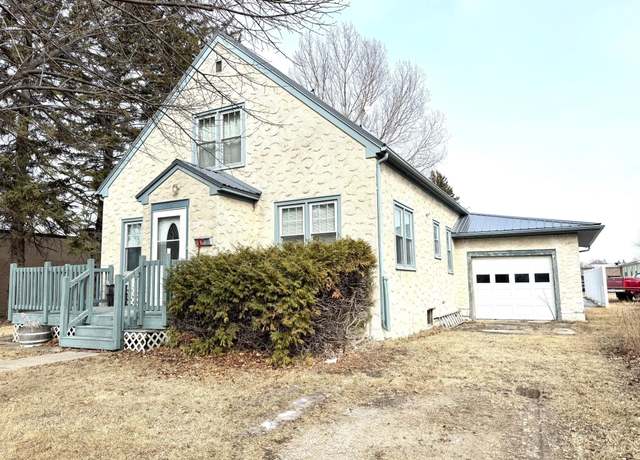 Property at 200 3rd Ave SW, Roseau, MN 56751, 4 beds, 2 baths