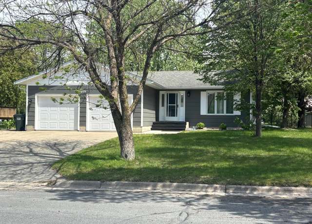 Property at 409 Boulder St SW, Hutchinson, MN 55350, 4 beds, 3 baths