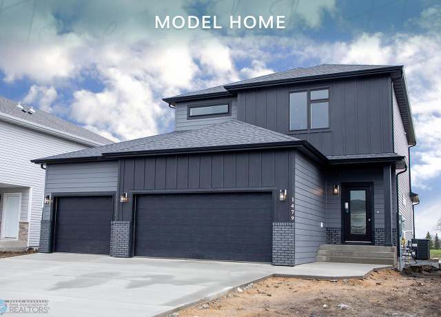 Property at 1479 66th Ave S, Fargo, ND 58104, 4 beds, 3 baths