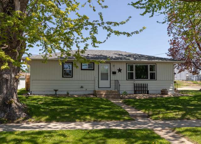 Property at 1504 18th Ave NW, Rochester, MN 55901, 3 beds, 2 baths