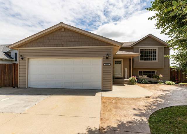 Property at 4688 Savannah Dr NW, Rochester, MN 55901, 4 beds, 2 baths