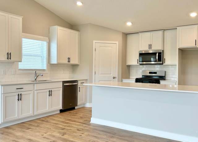 Property at 2074 Latour Dr, Shakopee, MN 55379, 4 beds, 4 baths