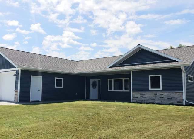 Property at 1005 8th Ave NE, Perham, MN 56573, 3 beds, 2 baths