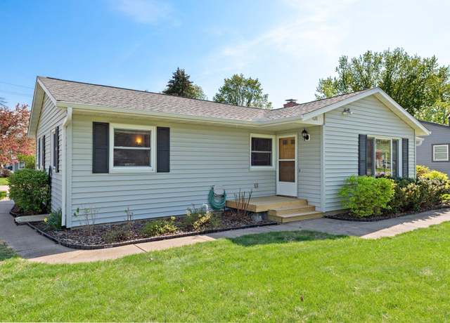Property at 1628 Summer St, Hudson, WI 54016, 4 beds, 1 bath