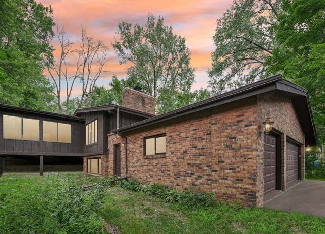 Property at 101 Oak Shore Dr, Burnsville, MN 55306, 4 beds, 3 baths