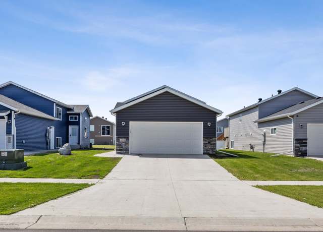 Property at 6718 69th Ave S, Horace, ND 58047, 3 beds, 2 baths