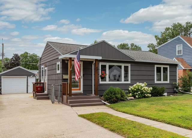 Property at 801 16th Ave NE, Rochester, MN 55906, 3 beds, 1 bath