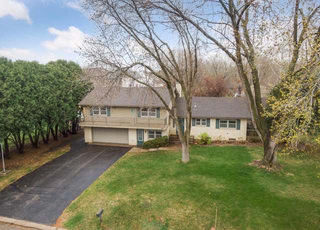 Property at 292 Highland Dr, Chaska, MN 55318, 3 beds, 3 baths