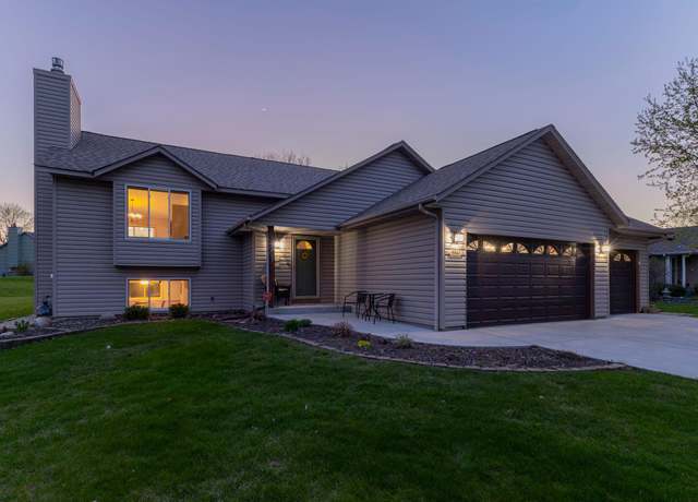 Property at 9467 Niagara Ln N, Maple Grove, MN 55369, 4 beds, 2 baths