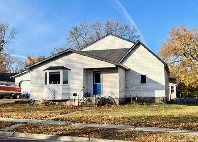 Property at 704 S Minnesota St, Redwood Falls, MN 56283, 3 beds, 3 baths