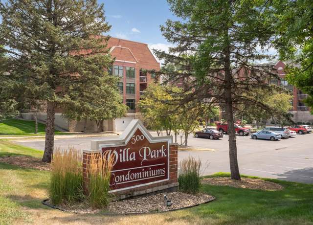 Property at 500 County Road B W #301, Roseville, MN 55113, 1 bed, 1 bath