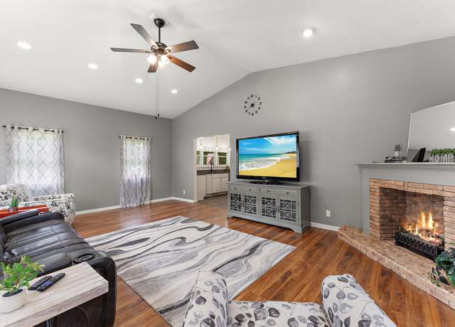 Property at 28980 Old Towne Rd, Chisago City, MN 55013, 2 beds, 1 bath