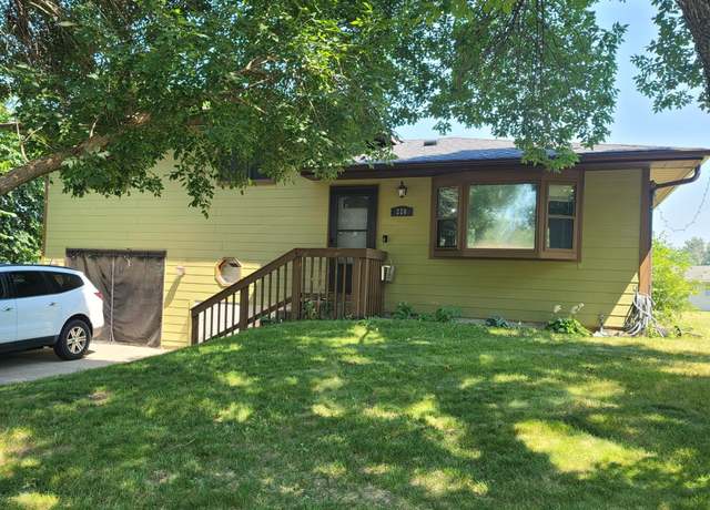 Property at 226 Crocus Ln, Monticello, MN 55362, 3 beds, 1 bath