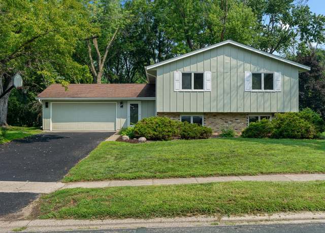 Property at 6000 W 105th St, Bloomington, MN 55438, 5 beds, 3 baths