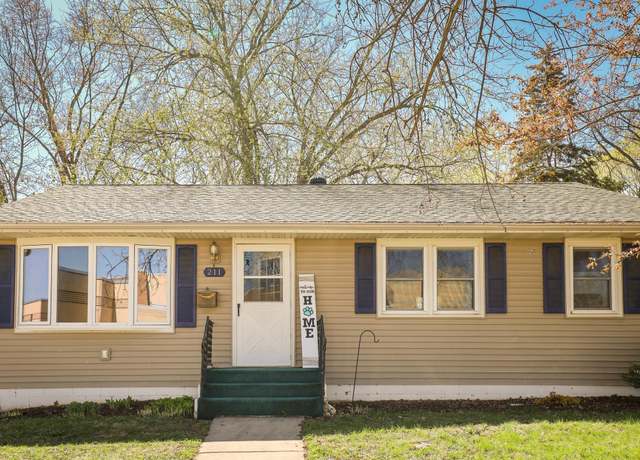Property at 211 Beech St, Chaska, MN 55318, 3 beds, 2 baths