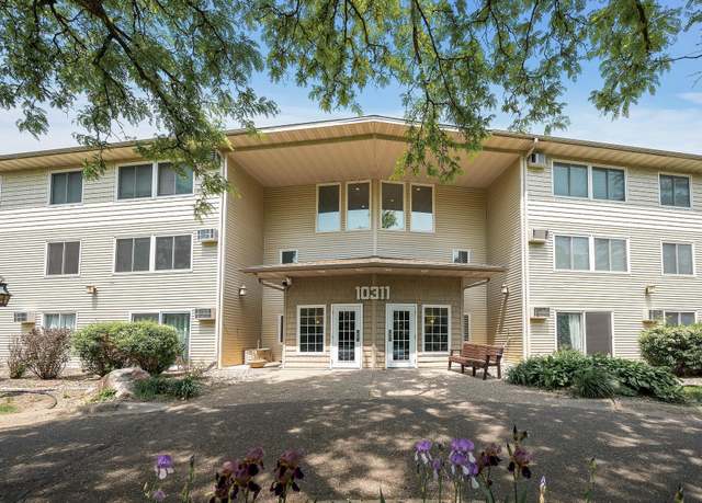Property at 10311 Cedar Lake Rd #202, Minnetonka, MN 55305, 2 beds, 1 bath