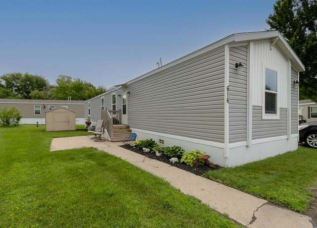 Property at 616 Southhaven Dr, Mankato, MN 56001, 3 beds, 2 baths
