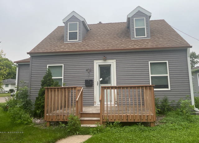 Property at 402 Dudrey Ct, Moorhead, MN 56560, 4 beds, 2 baths