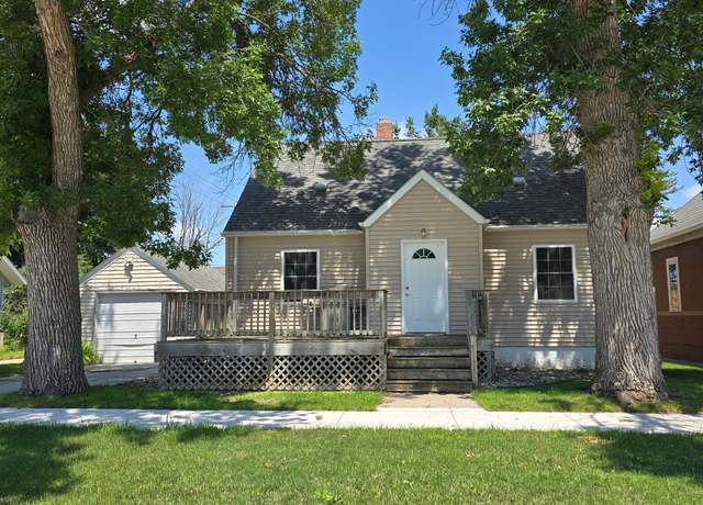 Property at 219 4th St SE, Pipestone, MN 56164, 4 beds, 2 baths