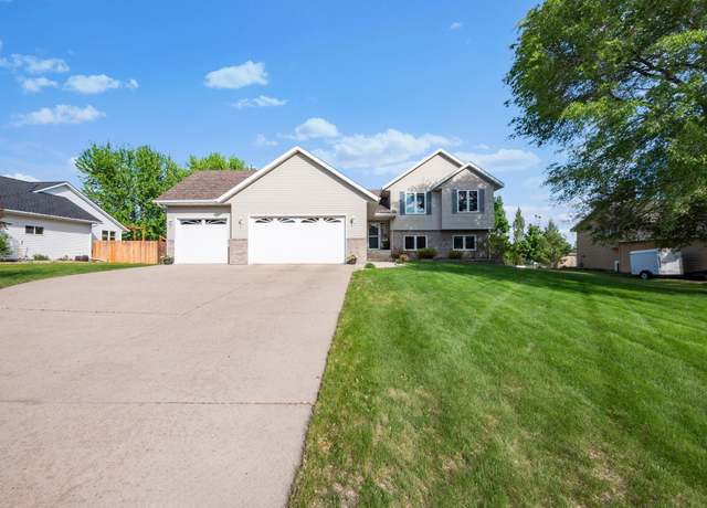 Property at 1101 Madisson St, Alexandria, MN 56308, 5 beds, 4 baths