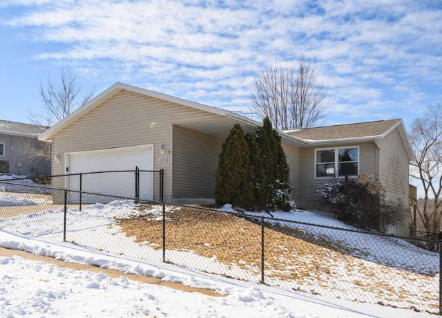 Property at 1229 Harbor Dr SE, Rochester, MN 55904, 3 beds, 2 baths