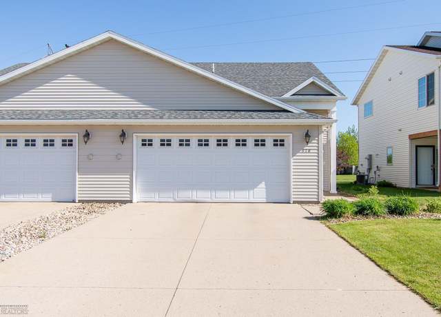 Property at 828 Cinnamon Ridge Pl, West Fargo, ND 58078, 3 beds, 2 baths