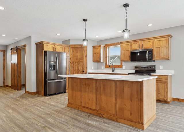 Property at 393 Candy Ln, River Falls, WI 54022, 3 beds, 3 baths