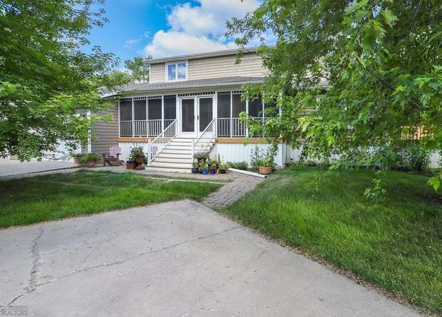 Property at 1604 32nd Ave W, West Fargo, ND 58078, 5 beds, 4 baths