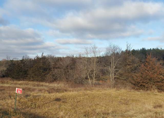 Property at 1006 Moon Glow Rd, Hudson, WI 54016