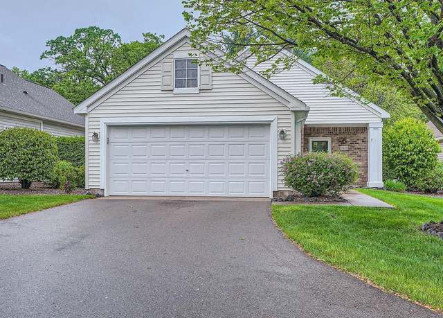 Property at 2623 Oak Ridge Trl, Woodbury, MN 55125, 2 beds, 2 baths
