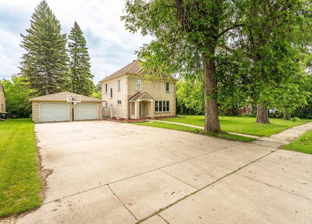 Property at 113 7th Ave SE, Elbow Lake, MN 56531, 3 beds, 2 baths